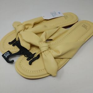 Time and Tru Golden Yellow Bow Flip Flop. Size 10. NWT.